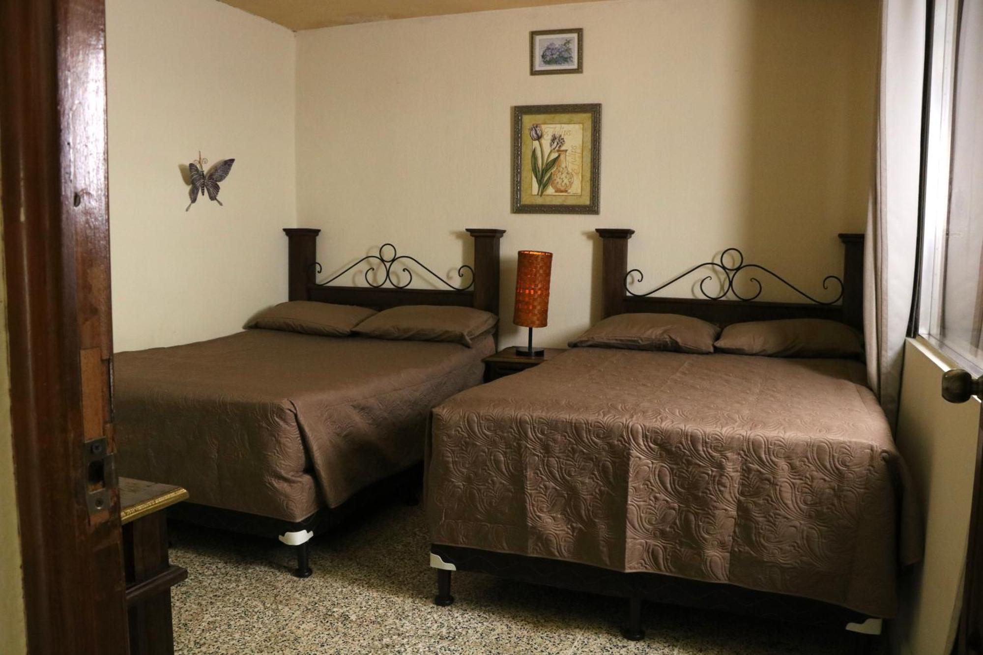 Hostal Los Volcanes Guatemala City Exterior foto